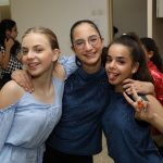 מאחורי הקלעים- מתארגנות ומחייכות למצלמה