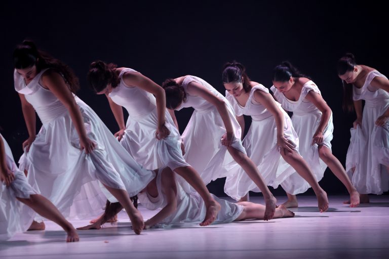 רקדניות מתוך קבוצת הבוגרות- מסלול מקצועי- מחול מודרני